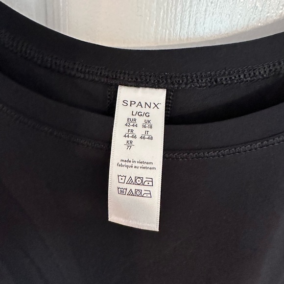 Spanx Go Lightly Cropped Tank NWT black - Picture 7 of 11